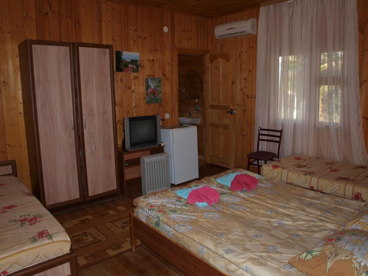 Эко-Отель Гагра Gagra Exteriör bild